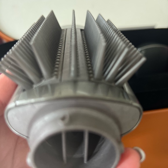 Dyson airwrap attachments and case ONLY. Machine not included - Picture 4 of 4